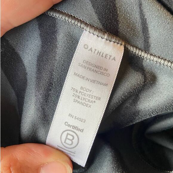 ATHLETA Salutation Stash Pocket II UPF 50+ Athletic Leggings 25" Gray Small - Picture 10 of 12